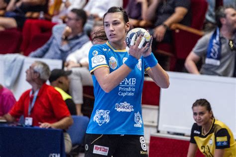 Jucătoarea cristina neagu, aflată în perioada de recuperare după operația la ligamentele piciorului drept, a declarat că titlul de cea mai bună handbalistă a cristina neagu (30 de ani) a plecat, marți dimineață, 8 ianuarie, în belgia pentru a se opera la genunchi ca urmare a rupturii de ligamente pe. 10 lucruri despre Cristina Neagu, cea mai valoroasă ...