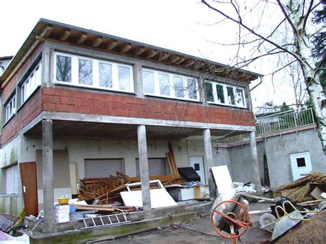 In a sense, it is a development of the bedouins tent, though the latter is far more open. Haus des Islam Lützelbach / Odenwald
