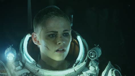 Underwater Review Kristen Stewart Battles An Alien Of The Deep