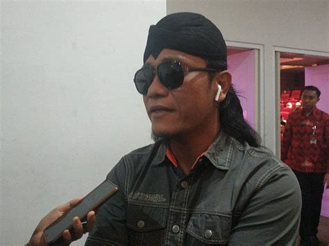 Gus miftah tak ambil pusing meski ada yang menentangnya. Sikap Gus Miftah Soal Penistaan Agama Sukmawati | Tagar