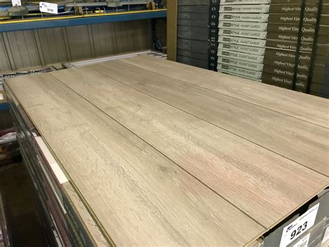 In rockford is west michigan's premier flooring store. EUROTREND ROCKFORD OAK 10MM LAMINATE FLOORING