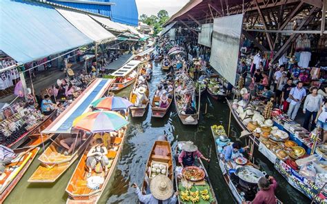 Discover Damnoen Saduak Floating Market In Thailand