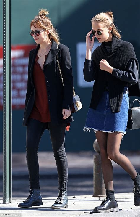 Your 24/7 daily premier resource on dakota johnson online, dakota johnson daily provides latest news, media and photos. Dakota Johnson bonds with teenage sibling Grace on casual day out | Daily Mail Online