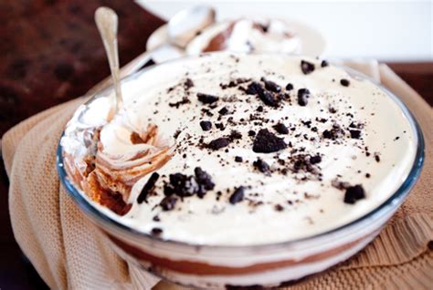 Learn here the mouthwatering oreo cookie recipe, easy oreo pudding dessert, oreo truffles, etc that will make you lick your fingers! Oreo Layer Dessert - Just Easy Recipes