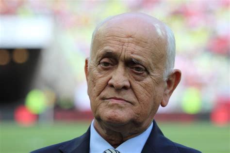 The site lists all clubs he coached and all clubs he played for. Konflikt nestorów polskiej myśli trenerskiej. Strejlau ...