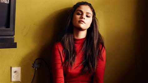 Selena Gomez Top 5 Songs You Must Have On Your Playlist Iwmbuzz