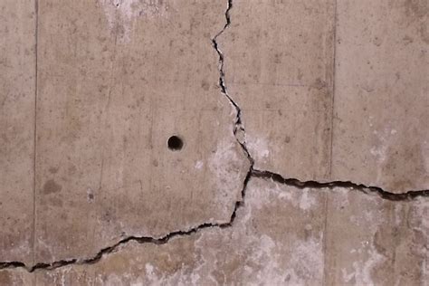 Here are a few interior leak repair solutions that we commonly see and do not recommend: How to fix foundation cracks in basement walls and poured ...
