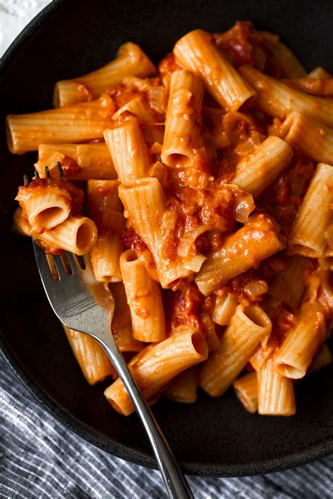Maybe you would like to learn more about one of these? Spicy Rigatoni | Rigatoni recipes, Spicy chicken rigatoni ...