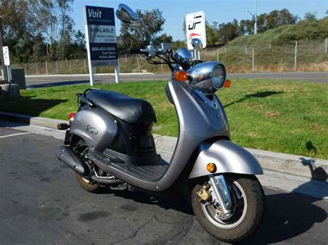 The yamaha vino 125 is a scooter introduced by yamaha motor company in 2004 as a larger brother to the 49 cc (3.0 cu in) yamaha vino/vino classic, replacing the yamaha riva 125 (xc125) scooter. 2009 Yamaha Vino 125 For Sale Used Motorcycles On ...
