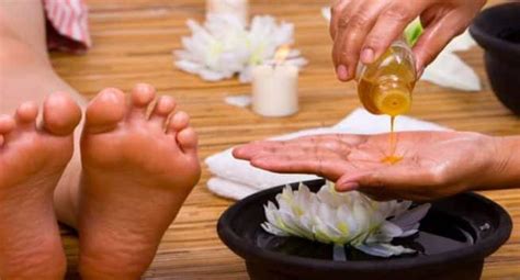 Massage Your Feet With Coconut Oil At Night Here’s Why Read Health Related Blogs Articles