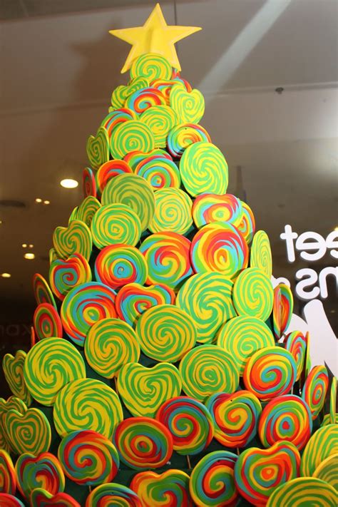 20 Christmas Tree Made From Candy Canes
