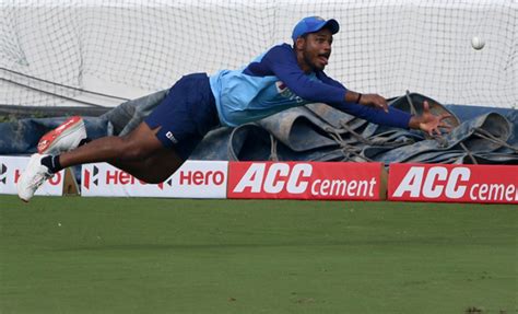 Последние твиты от sanju samson (@iamsanjusamson). Sanju Samson during a practice session ahead of the first ...