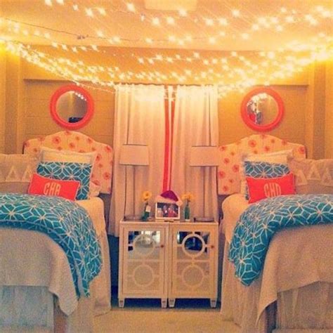 20 Dorm Rooms So Stylish Youll Wish They Were Yours