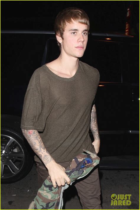 justin bieber asks paparazzi why you got to yell at me photo 3825787 justin bieber