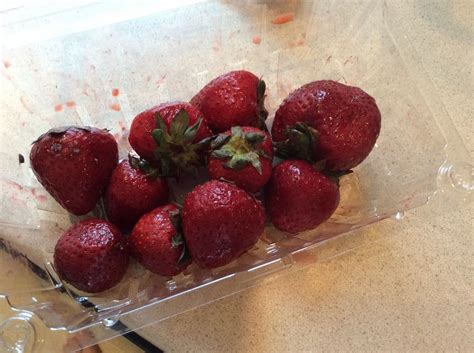 Easy Ways To Safely Eat Overripe Strawberries 2024 Atonce