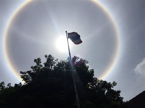 A rainbow that isn't one, technically speaking. Rainbow Ring! Sensational sun halo hovered over Bangkok ...