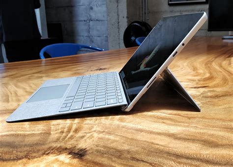 Microsofts 399 10 Inch Surface Go Rethinks The Windows Tablet For