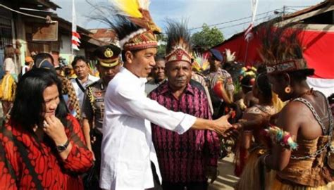 Foto Kedekatan Jokowi Dengan Masyarakat Papua Kaskus