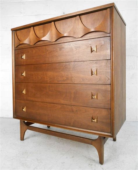 As buttery soft as i thought it would be! Mid-Century Modern Brasilia Bedroom Set by Broyhill at 1stdibs