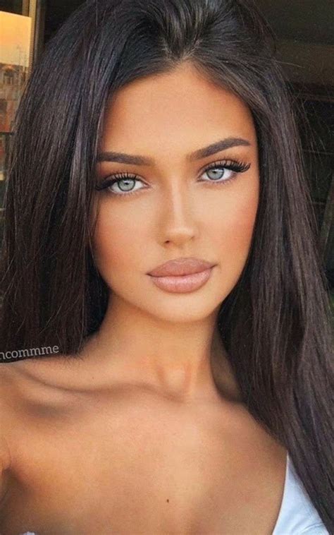 Beautiful Model Face Blue Eyes In 2021 Beauty Girl Brunette Beauty