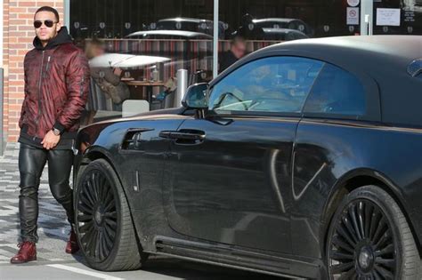 Manchester United star Memphis Depay parks Rolls Royce in parent and