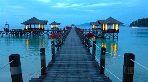 As such, you may still hear it referred to by this name, but whatever the moniker, this is a great place to come for anyone who wants to pick up some local. Bunga Raya Resort, Kota Kinabalu - Malaysia | Pretty ...