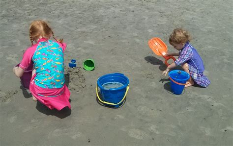 무료 이미지 바닷가 대양 사람들 태양 놀이 여름 휴가 여행 어린이 연주하다 아이들 유아 모래성 해변 모래 2660x1673 1191947