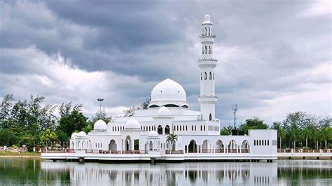 Tengku Tengah Zaharah Mosque Is A Floating Mosque Located In Kuala