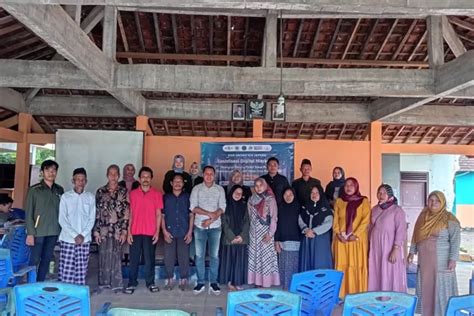 Kkn Unisnu Jepara Dongos Gelar Sosialisasi Branding Dan Pembuatan