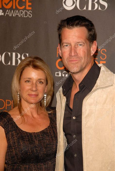 James Denton And Wife Erin Obrienrnat The Arrivals For The 2010 S Choice Awards Nokia