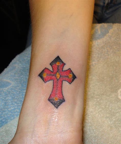 47 Stylish Cross Tattoos For Wrists