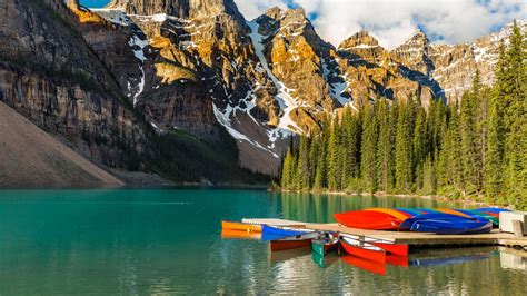 Moraine Lake 4k Wallpaper Kayak Boats Multicolor Mountain Range