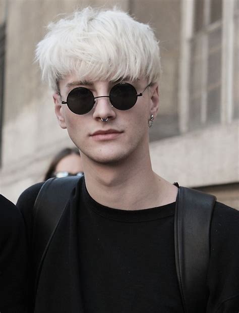 Bleaching wet hair vs bleaching dry. 50 Bleached Men's Hairstyles That Will Ensure Your Summer ...