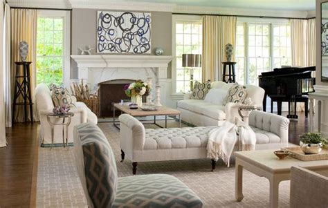 10 Gorgeous Living Rooms Featuring Bench Seating