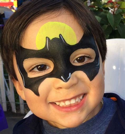 Vorlage mit dieser anleitung für ein katzengesicht kann fasching schon jetzt kommen! Kinderschminken - Batman Motiv | face painting ...