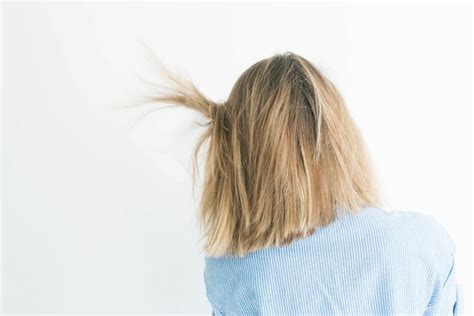 Carré court dégradé, carré long aux épaules, version lisse, wavy ou très bouclé, carré avec ou sans frange (longue ou courte)… pour vous aider à trouver celui qui vous convient le mieux, voici une sélection des tendances du moment. Tuto coiffure - Mon carré wavy - Onduler ses cheveux ...