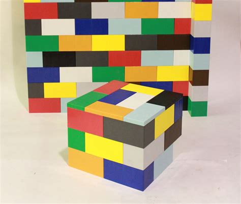 Indem holzstücke ineinandergesteckt werden, könnt ihr nicht nur ein eigenes tiny house entstehen lassen, sondern auf wunsch auch ein großes einfamilienhaus. Mit diesem modularen Bausatz könnt ihr euch ein Legohaus ...