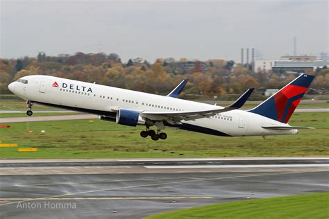 Delta To Retire All B717s B767 300ers And Crj200s By 2025