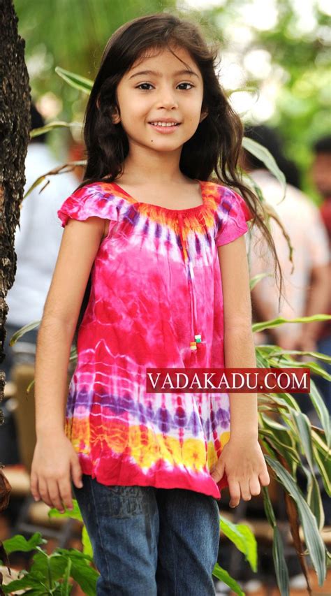 Films revolving around children have become quite popular with tamil filmmakers of late. Beautifull Sexy Girls Wallpapers: Tamil Movie Deiva Thirumagan Nanna Child Artist Sara Cute ...