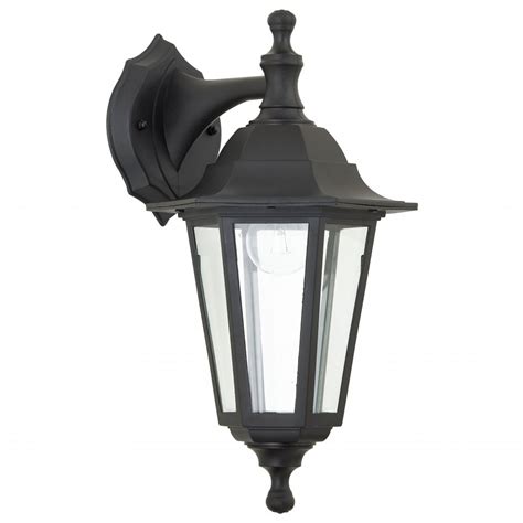 The garden and the house were an efficient way to create a background for the different lights of the exterior light collection. Außenlampen für Garten | Ideen.Top