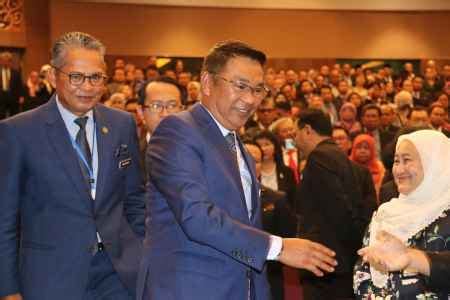 Reinventing government merupakan konsep penciptaan semula kerajaan yang terhasil daripada amalan yang kian meningkat serta keazaman kerajaan untuk membentuk malaysia sebagai sebuah. Pendigitalan Kerajaan Negeri menerusi Konsep 5A