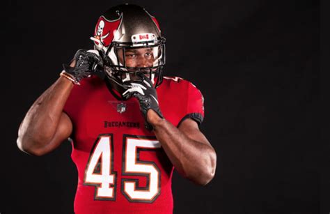 Tampa Bay Buccaneers Unveil New Uniforms Sportslogosnet News