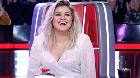Kelly Clarkson Rocked A Bold Look On The Voice Season 18 Blind Auditions Ph