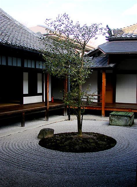 This small back garden packs in a number of family features. 15 Cozy Japanese Courtyard Garden Ideas | HomeMydesign