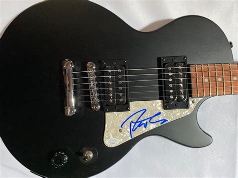 Charitybuzz Rob Thomas Signed Guitar Lot 2115744