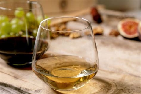 the best stemless wine glasses 8 reviews included the proud italian