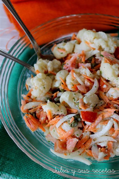 Lo primero es darle la vuelta y tirar hacia atrás de las si nos quedan porciones con tallos muy largos, podemos cortarlos como si fueran otra pieza de la col, para cocinarlos con el resto. ENSALADA DE COLIFLOR CON SALSA DE MOSTAZA Y RESULTADO DEL ...