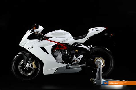 Mv agusta f3 675 styling development has remained faithful to the philosophy that has characterized all previous mvs: 2012 MV Agusta F3 675 Wallpaper - Mbike.com