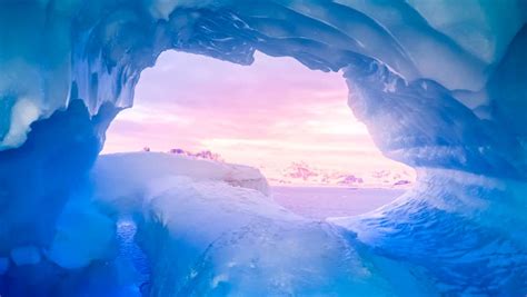 Blue Ice Cave In Antarctica 스톡 동영상 비디오100 로열티 프리 25070363 Shutterstock