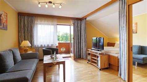 Travellers can take advantage of the following amenities: Willkommen - Pension Haus Renate